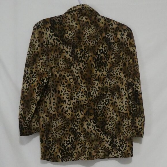 Unbranded | P2P 18 inches measured | Leopard Print Button Down Shirt - Picture 2 of 14